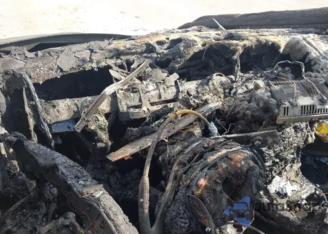 2014 Mercedes-Benz E 350 из США, поврежденный, VIN WDDHF5KB4EA926681